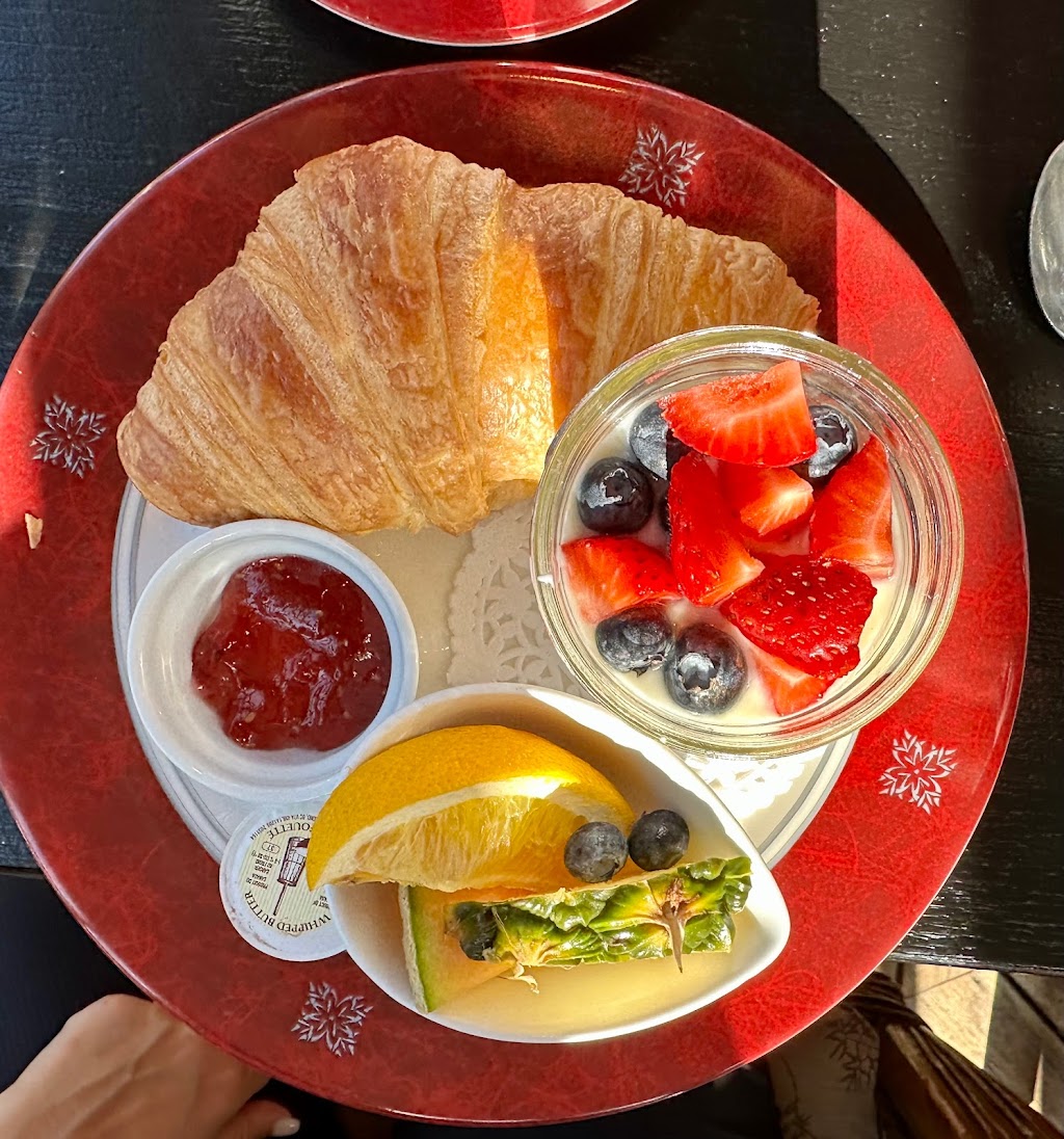 Restaurant La Bolée | 164 Rue Morin, Tadoussac, QC G0T 2A0, Canada | Phone: (418) 235-4750