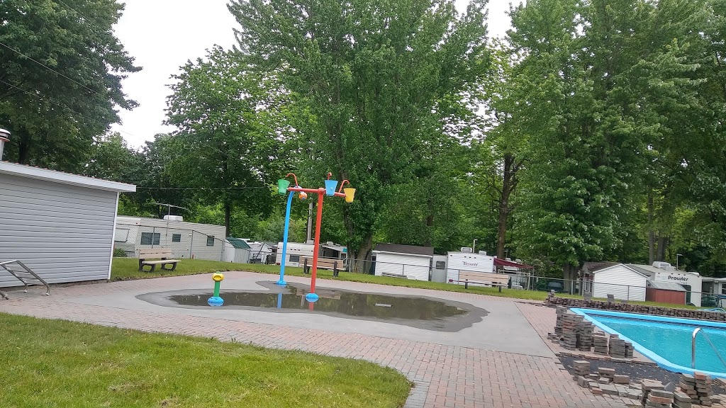 Camping Mon Repos | 430 Rang Saint Georges, Ange-Gardien, QC J0E 1E0, Canada | Phone: (450) 293-6318
