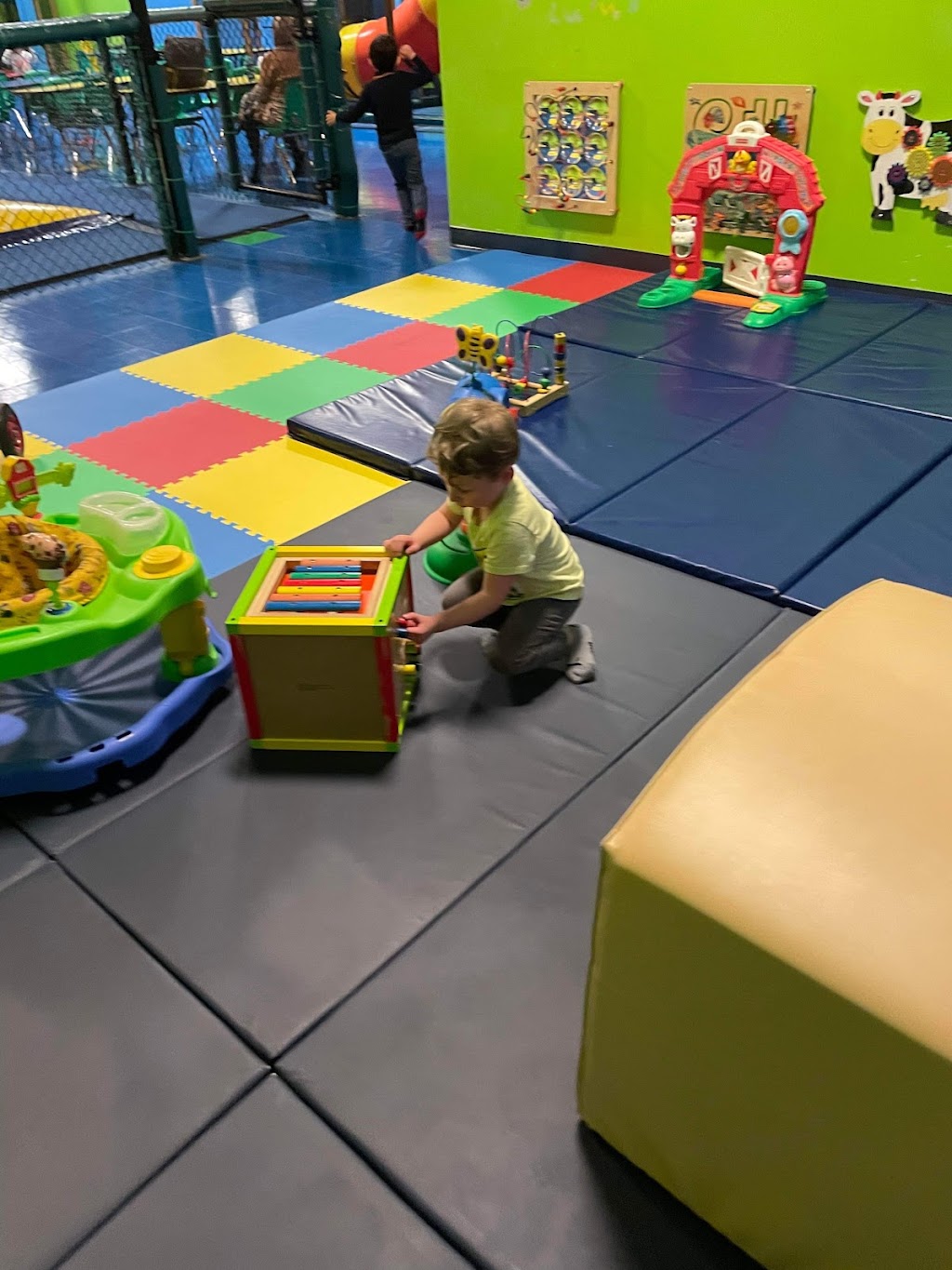 Little Monkeys Childcare & Play Centre | 1650 Queensdale Ave Unit 7, Ottawa, ON K1T 1N8, Canada | Phone: (613) 317-2352
