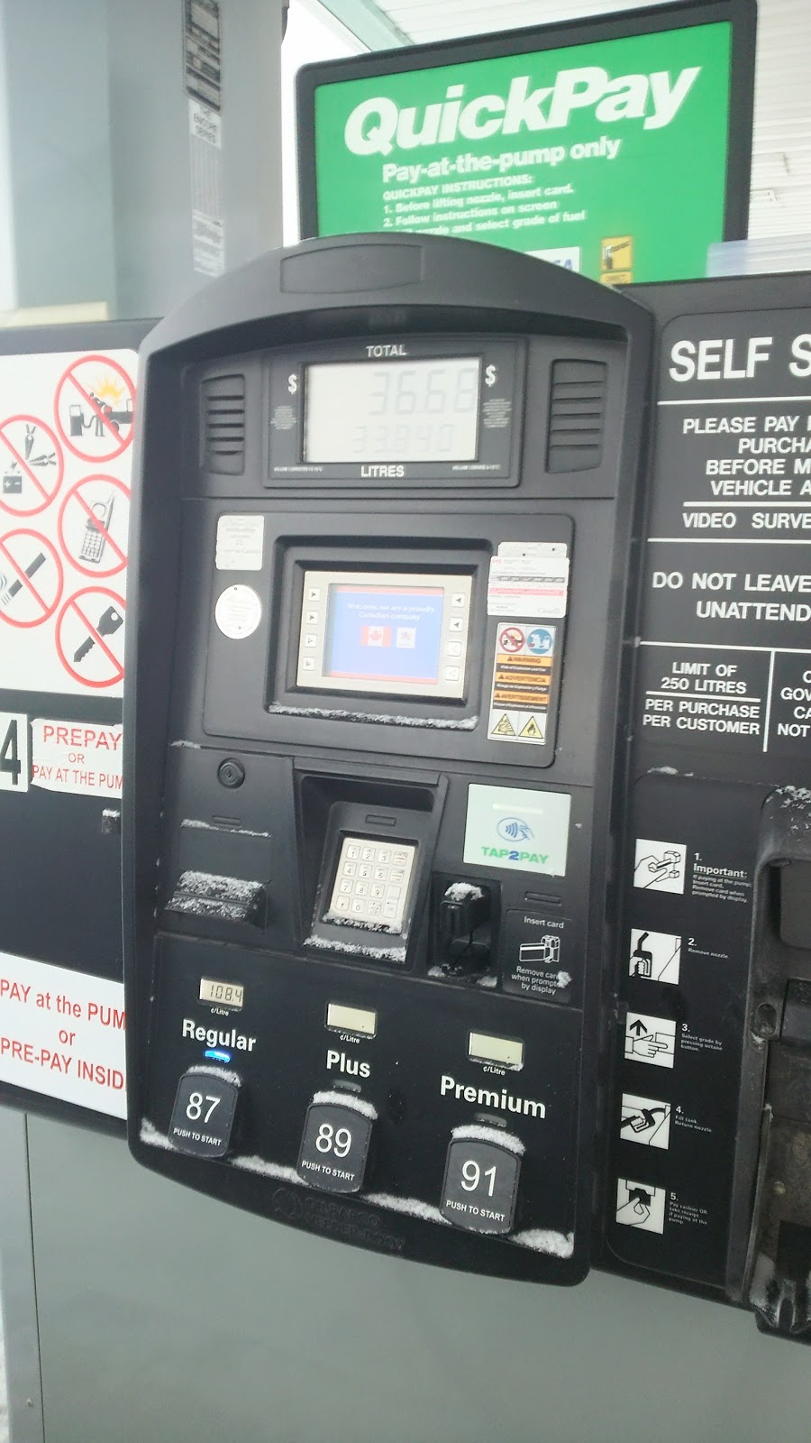 Real Canadian Superstore Gas Station | 5251 Country Hills Blvd NW, Calgary, AB T3A 4K1, Canada | Phone: (403) 241-4045