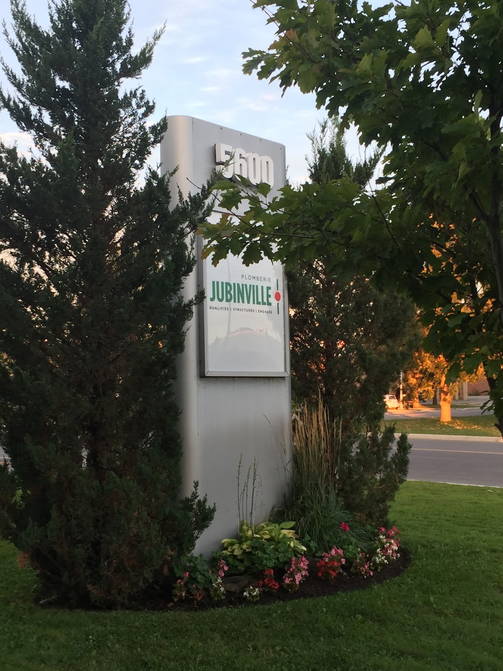 Plomberie Richard Jubinville Inc | 5600 Chem. du Bois-Franc, Saint-Laurent, QC H4S 1A9, Canada | Phone: (514) 333-0856