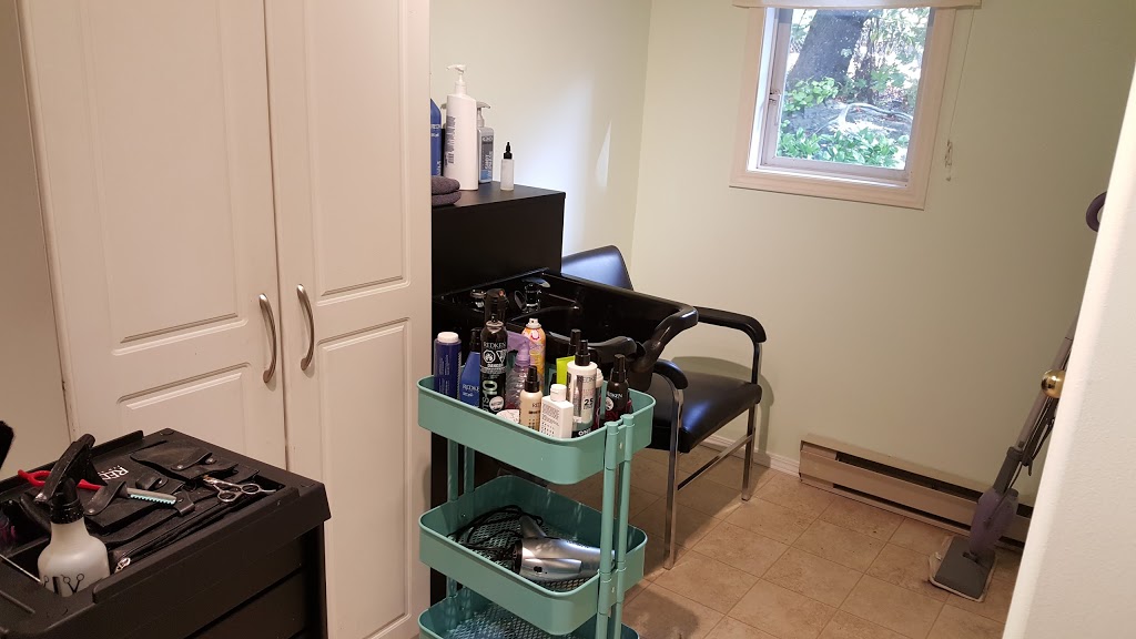 Rogue Salon and Beauty Bar | 2141 Henlyn Dr, Sooke, BC V9Z 0N5, Canada | Phone: (250) 480-9632