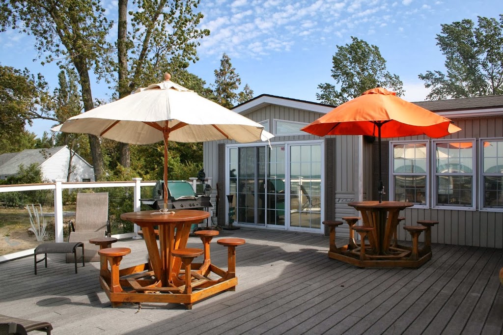 Bearfoot Park Cottage Rentals | 18 7th Ave S, Sauble Beach, ON N0H 2G0, Canada | Phone: (519) 377-2844