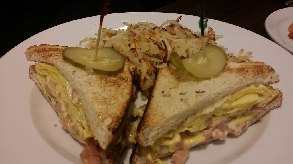 Perkins Family Restaurant | 600 Dixon Rd, Etobicoke, ON M9W 1J1, Canada | Phone: (416) 240-9741