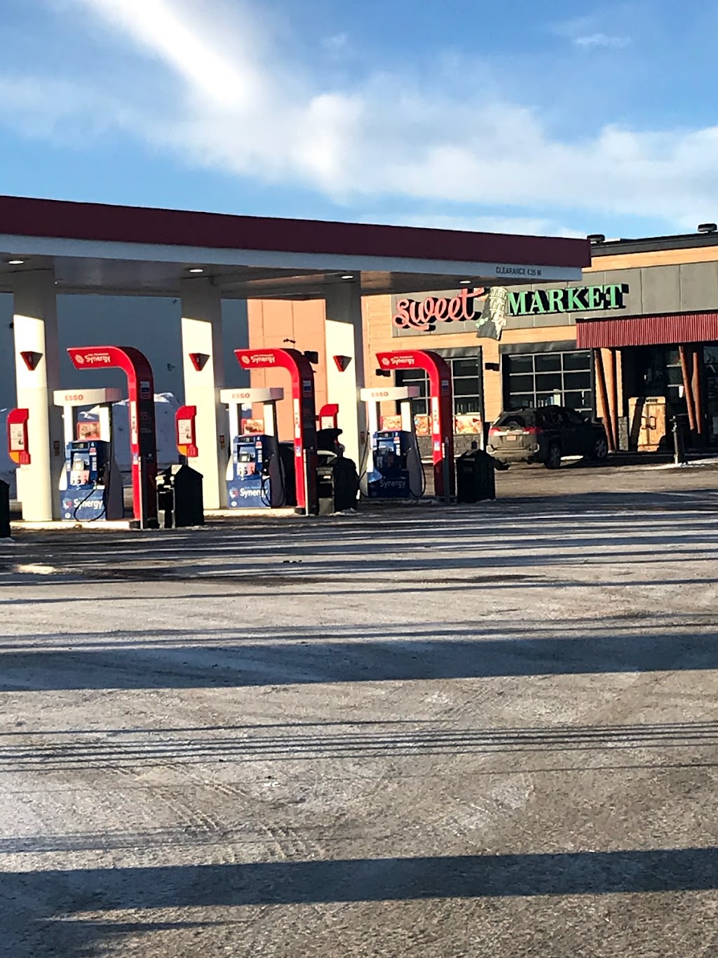 Sweet Market Esso | convenience store | 172 Leva Ave #101, Red Deer, AB T4E 1B9, Canada | 4033436393 OR +1 403-343-6393