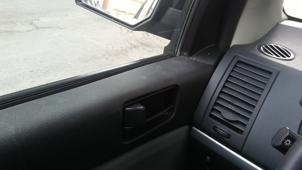 Lave Auto Qualite Plus | 202 Rue St-Charles, Sainte-Thérèse, QC J7E 2B4, Canada | Phone: (450) 971-0101