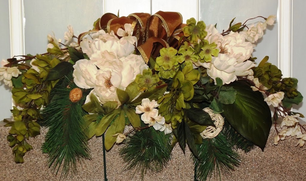 Clarks Cemetery Flowers | 653 Daintry Crescent, Cobourg, ON K9A 4X9, Canada | Phone: (905) 376-2744