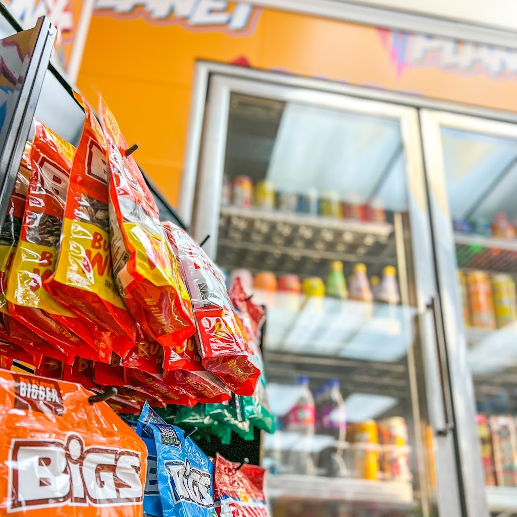 Snack Planet Sherbrooke | 9 Rue Wellington N, Sherbrooke, QC J1H 5A9, Canada | Phone: (819) 300-0795