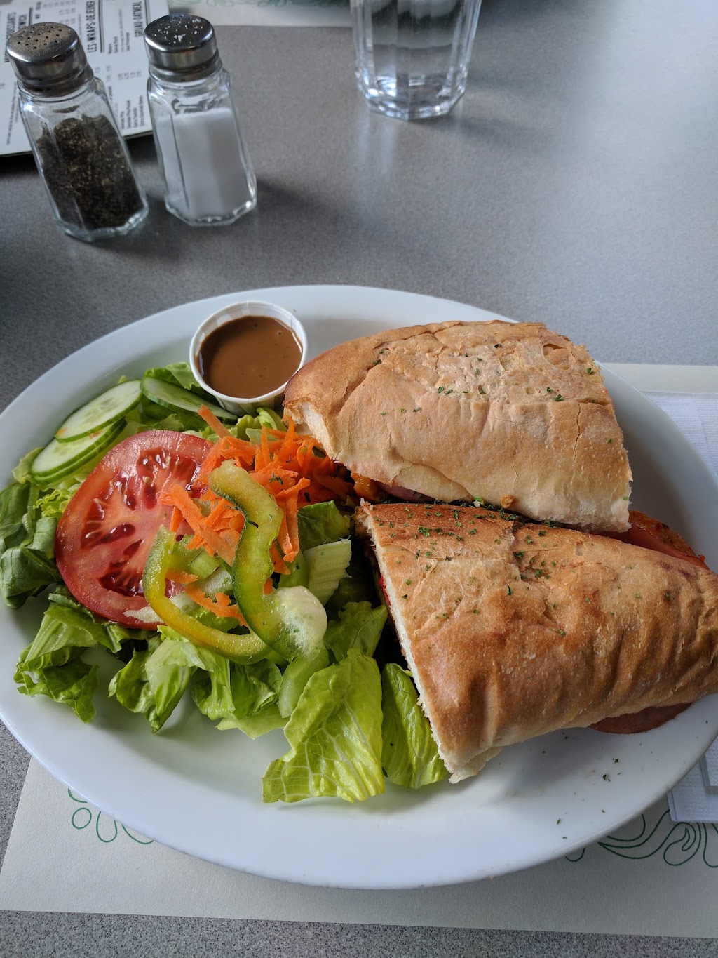 Pare Restaurant | 5581 Rue Paré, Mont-Royal, QC H4P 1P7, Canada | Phone: (514) 739-9161