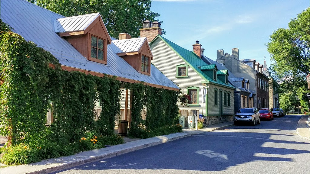 Place de la Boulangerie | 244 Rue Saint-Ignace, La Prairie, QC J5R 1E6, Canada
