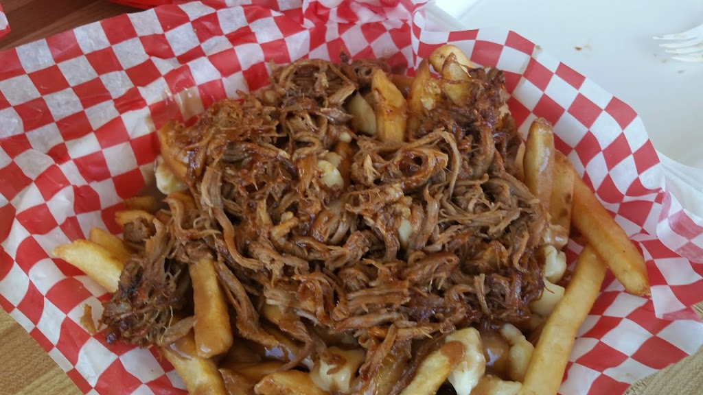 DEs Family Grill and Dairy Hut | 159 Minnewawa St, Lac du Bonnet, MB R0E 1A0, Canada | Phone: (204) 345-1943