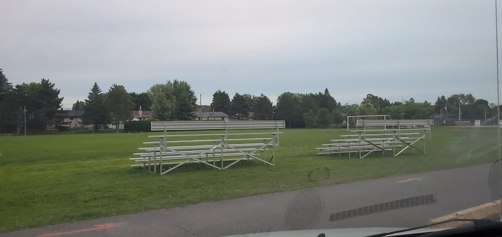 Pavillon parc du Pré-Vert | 2003 Rue Jacques -Lemoyne, Varennes, QC J3X 1E4, Canada | Phone: (450) 652-9888