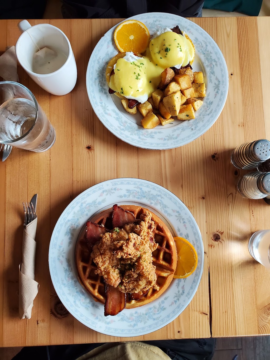 The Broken Bow | 5405 Argyle St, Port Alberni, BC V9Y 1T6, Canada | Phone: (778) 421-7542