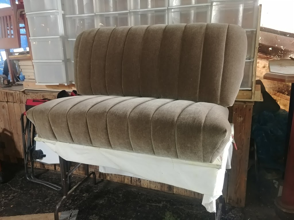 St Croix Upholstery | 1676 Trafalgar St, London, ON N5W 1X3, Canada | Phone: (519) 457-4712