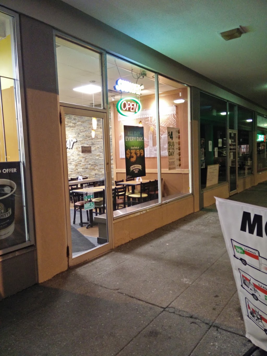 Subway | Alta Vista Shopping Centre, 1567 Alta Vista Dr, Ottawa, ON K1G 0E9, Canada