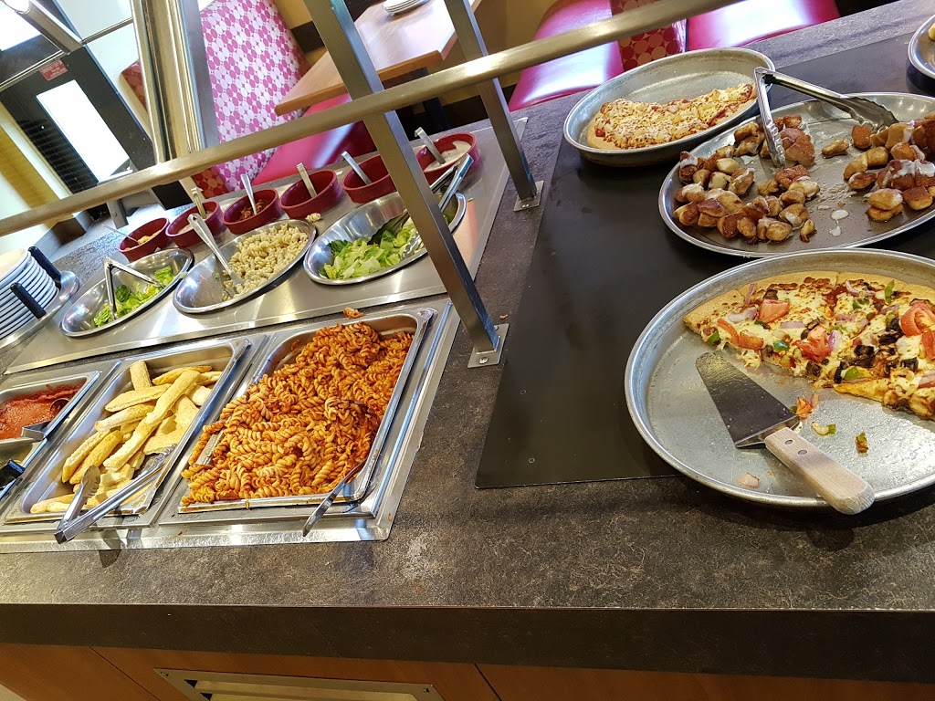 Pizza Hut | 464 Topsail Rd, St. Johns, NL A1E 2C2, Canada | Phone: (709) 745-5555