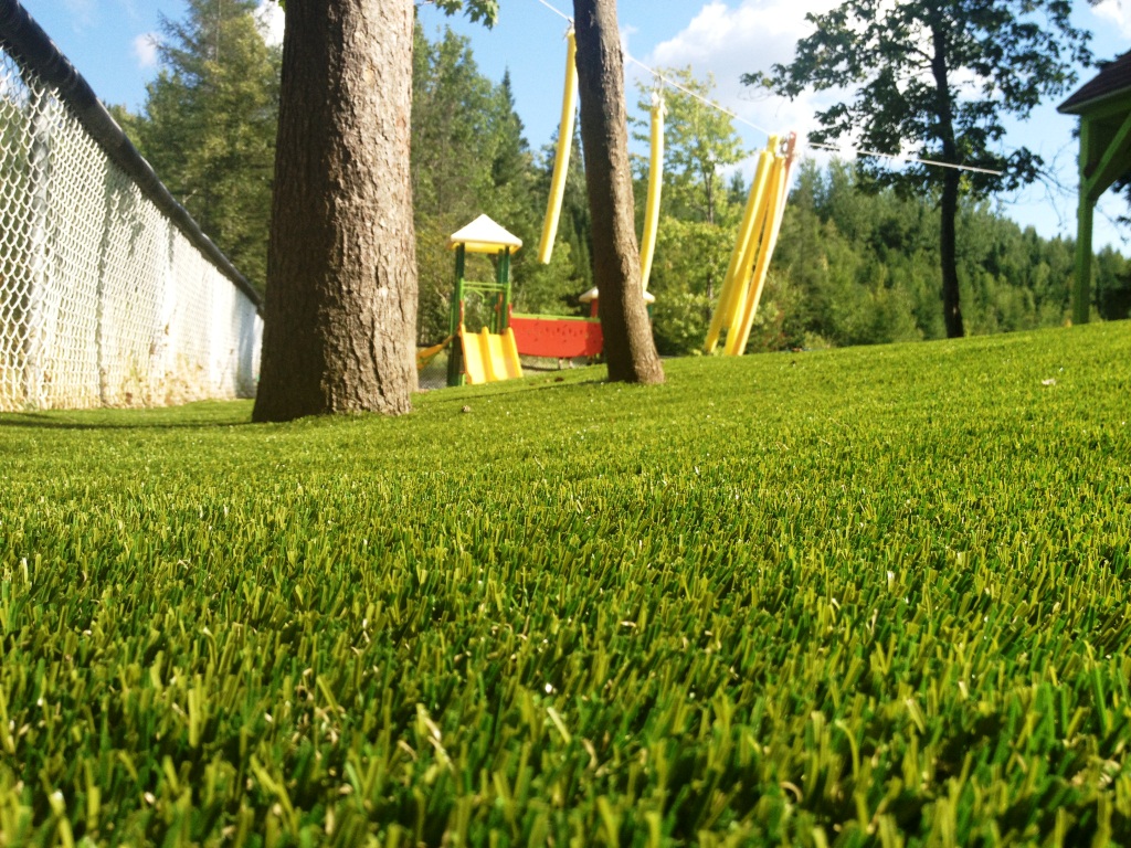 SGC Synthetic Grass & Composite | 1670 Rue Semple, Québec, QC G1N 4R9, Canada | Phone: (800) 742-9169