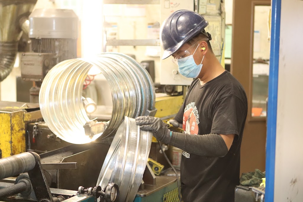 Tradesman Manufacturing - Manufacturing Plant | 4437 8 Ave N, Lethbridge, AB T1H 6W5, Canada | Phone: (403) 327-9871