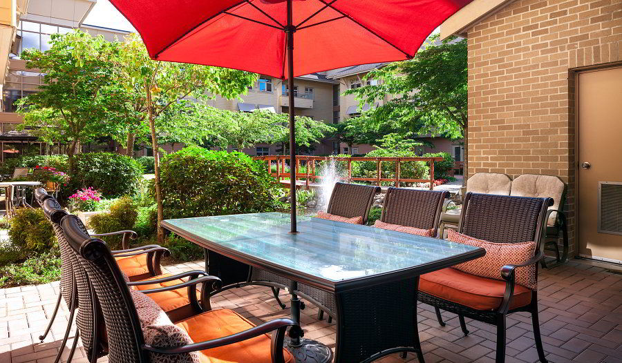 Revera Fleetwood Villa | 16028 83 Ave, Surrey, BC V4N 0N2, Canada | Phone: (604) 590-2889