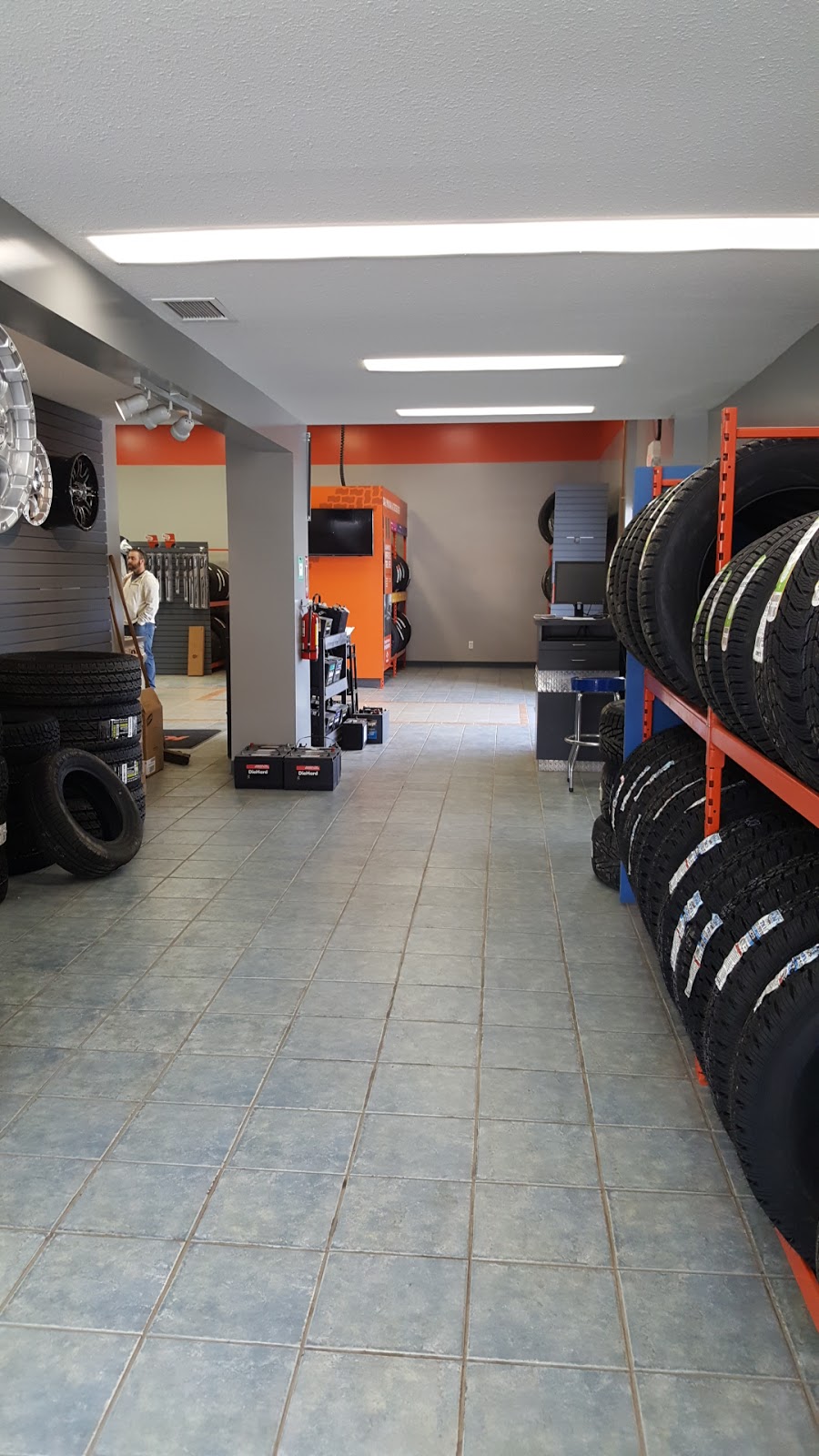 Kal Tire | 606 Old Vernon Rd, Enderby, BC V0E 1V0, Canada | Phone: (250) 838-7226