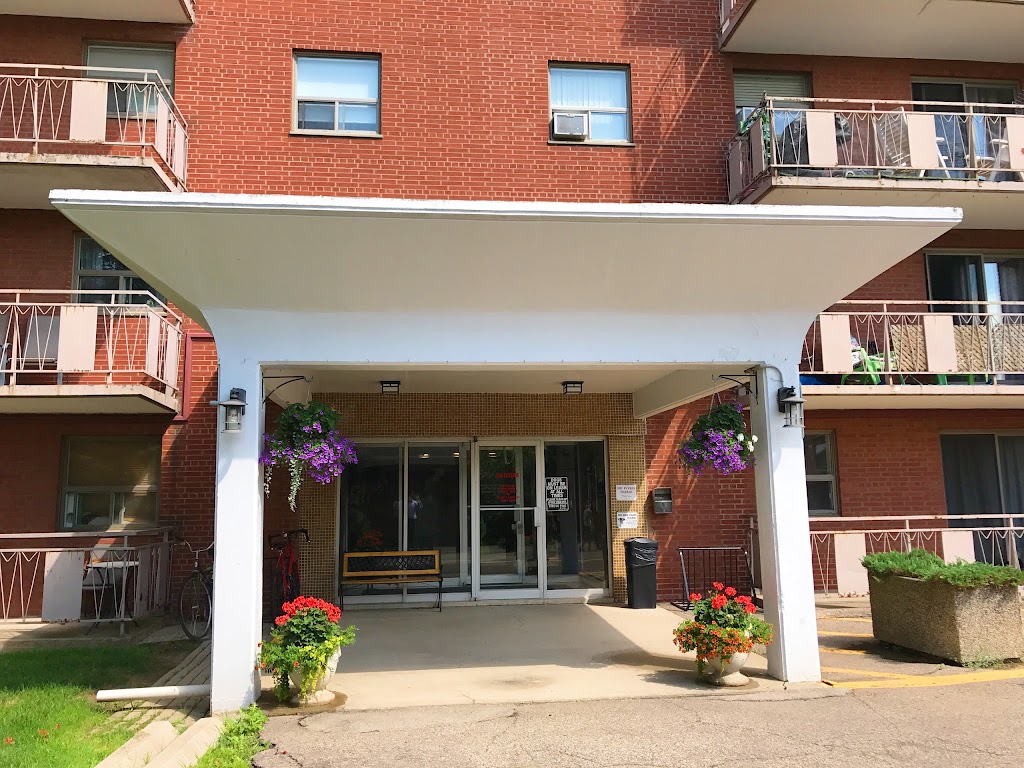 Aberdeen Court Apartments | 500 Aberdeen Ave, Hamilton, ON L8P 2S2, Canada | Phone: (905) 522-1176