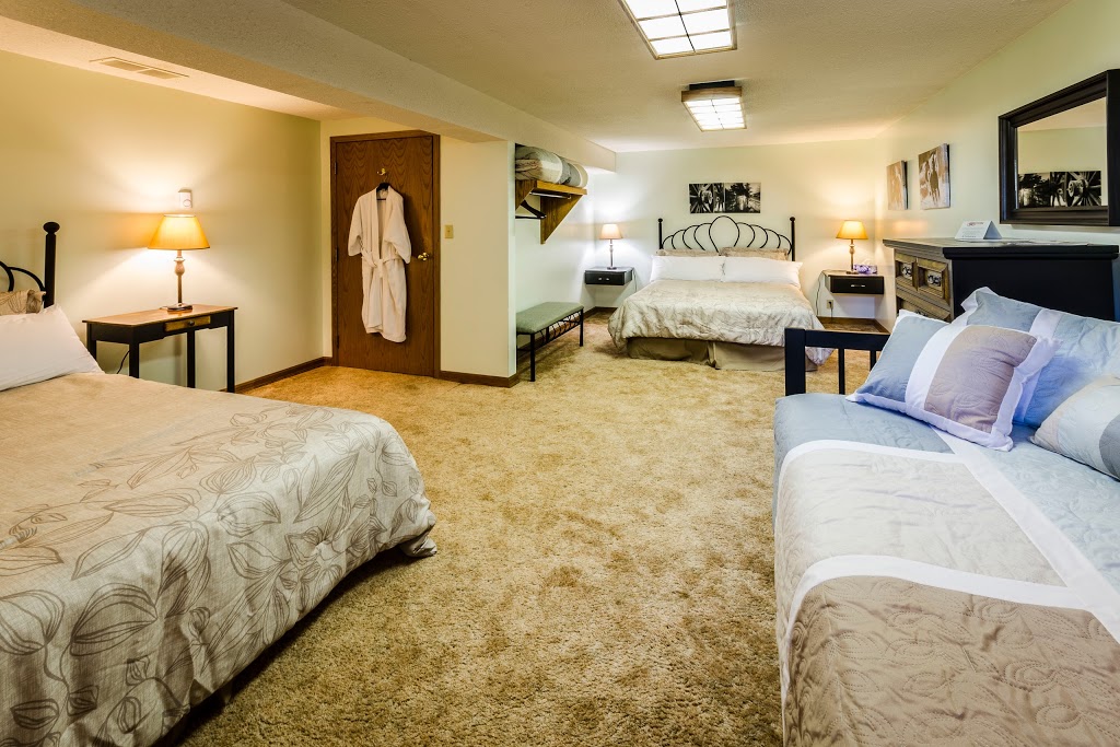Rustlers Lodge | 32578 range road 52, Sundre, AB T0M 1X0, Canada | Phone: (403) 638-4389