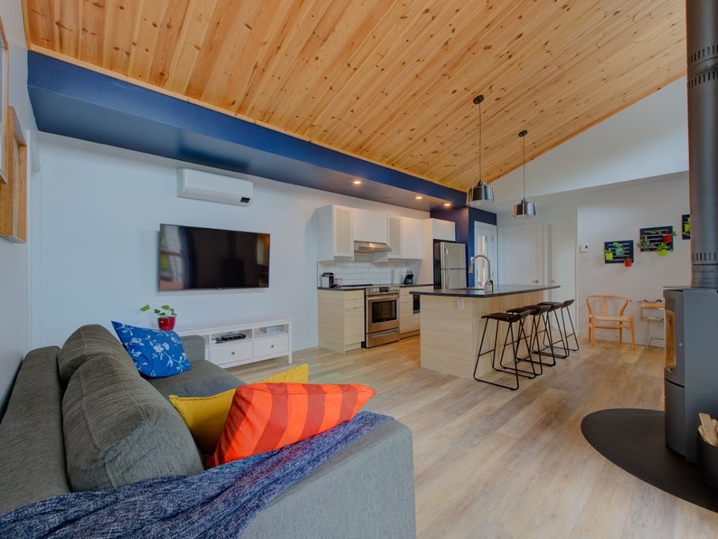 Chalet Le Naturel | Boul Notre Dame #500, Pont-Rouge, QC G3H 0L5, Canada | Phone: (800) 319-3134