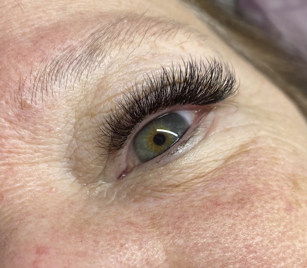 Pure Élégance Émilie / Styliste en extension de cils | 14005 Rue Brault, Mirabel, QC J7J 1K1, Canada | Phone: (450) 712-3338