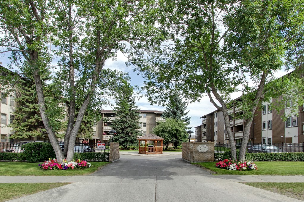 Lakeview Mews | 2528 66 Ave SW, Calgary, AB T3E 5K3, Canada | Phone: (403) 879-1595