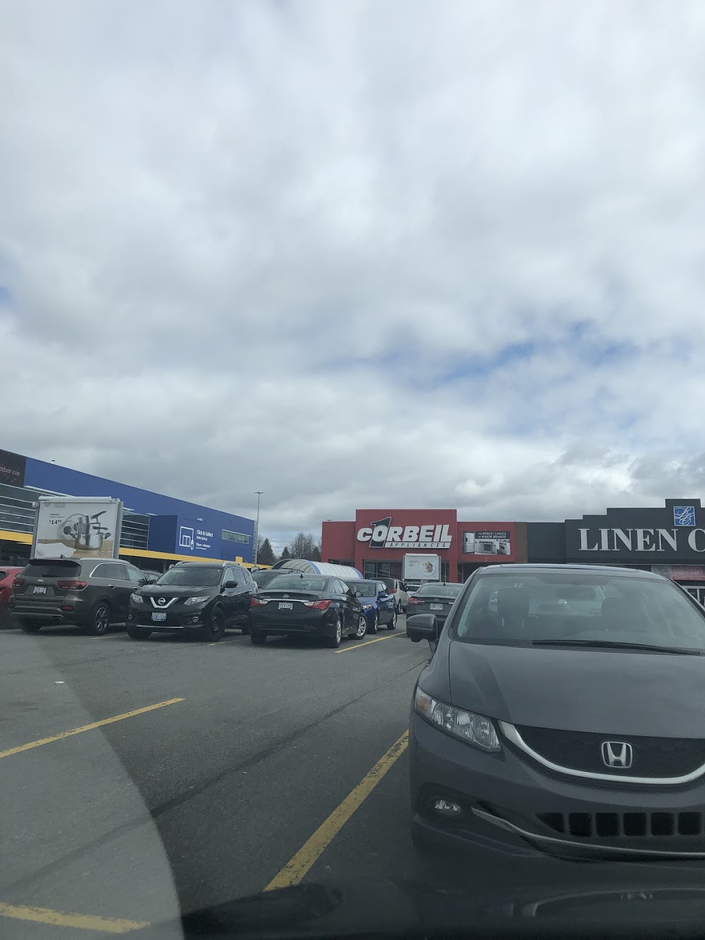 Corbeil Appliances | 2685 Iris Street - Pinecrest Shopping Center, Ottawa, ON K2C 3S4, Canada | Phone: (613) 828-4033
