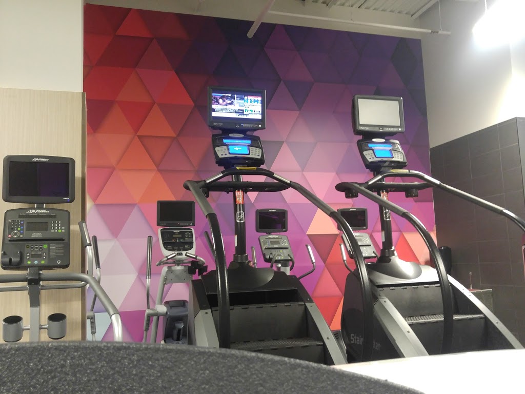 GoodLife Fitness Hamilton Queenston Place | 640 Queenston Rd, Hamilton, ON L8K 1K2, Canada | Phone: (905) 578-6798