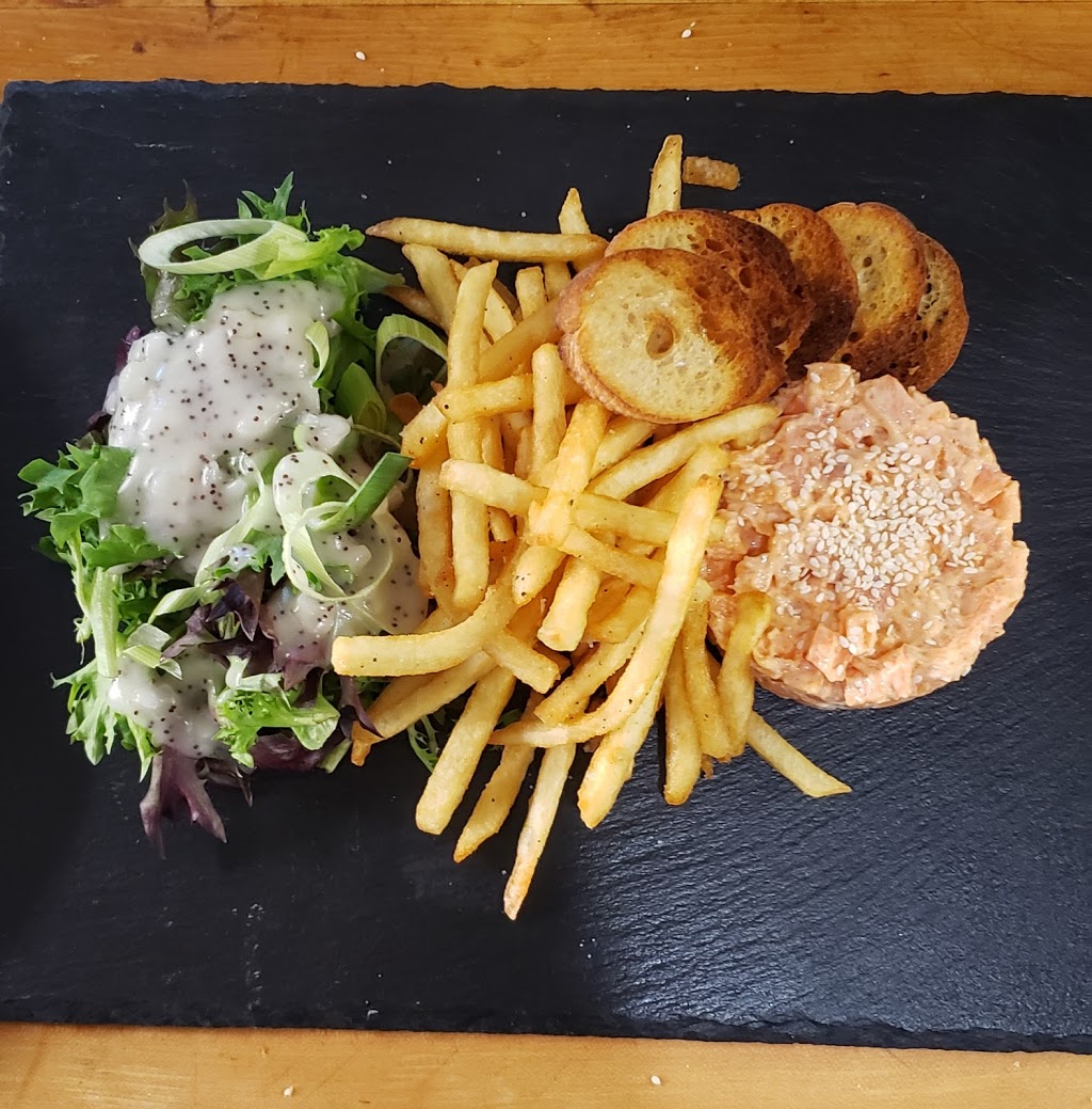 Restaurant Côté Cour | 253 Rue Principale, Lambton, QC G0M 1H0, Canada | Phone: (418) 486-2323