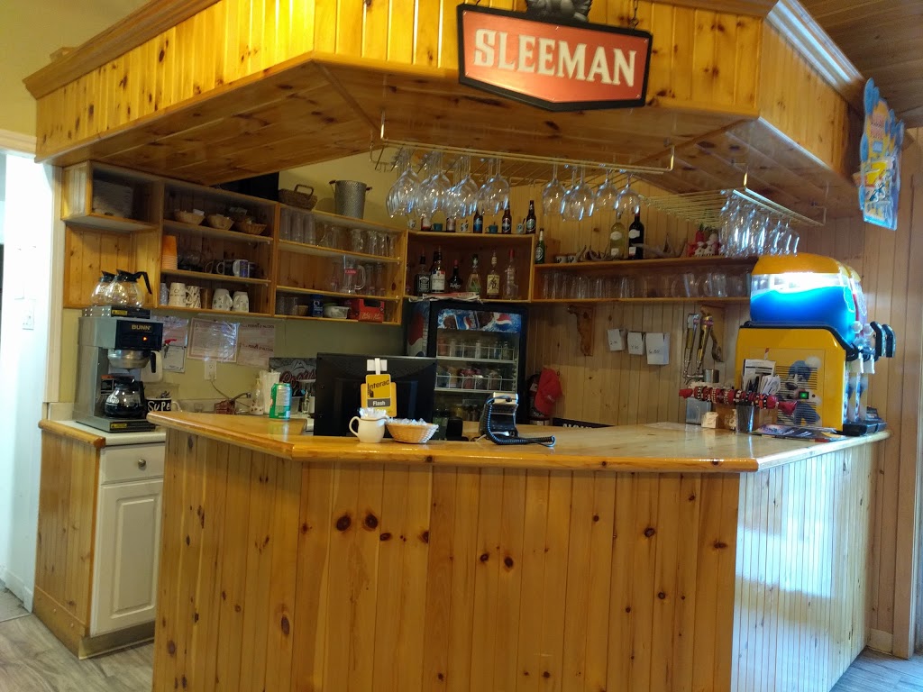Rendez-Vous Du Chevreuil (Le) | 1931 Rue Principale, Duhamel, QC J0V 1G0, Canada | Phone: (819) 428-4242