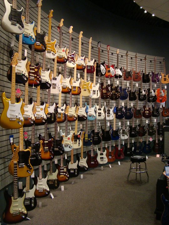 Long & McQuade Musical Instruments | 1363 Main St, North Vancouver, BC V7J 1C4, Canada | Phone: (604) 986-0911