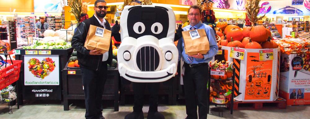 Two Men and a Truck | 5285 Creekbank Rd, Mississauga, ON L4W 1N3, Canada | Phone: (905) 581-4206