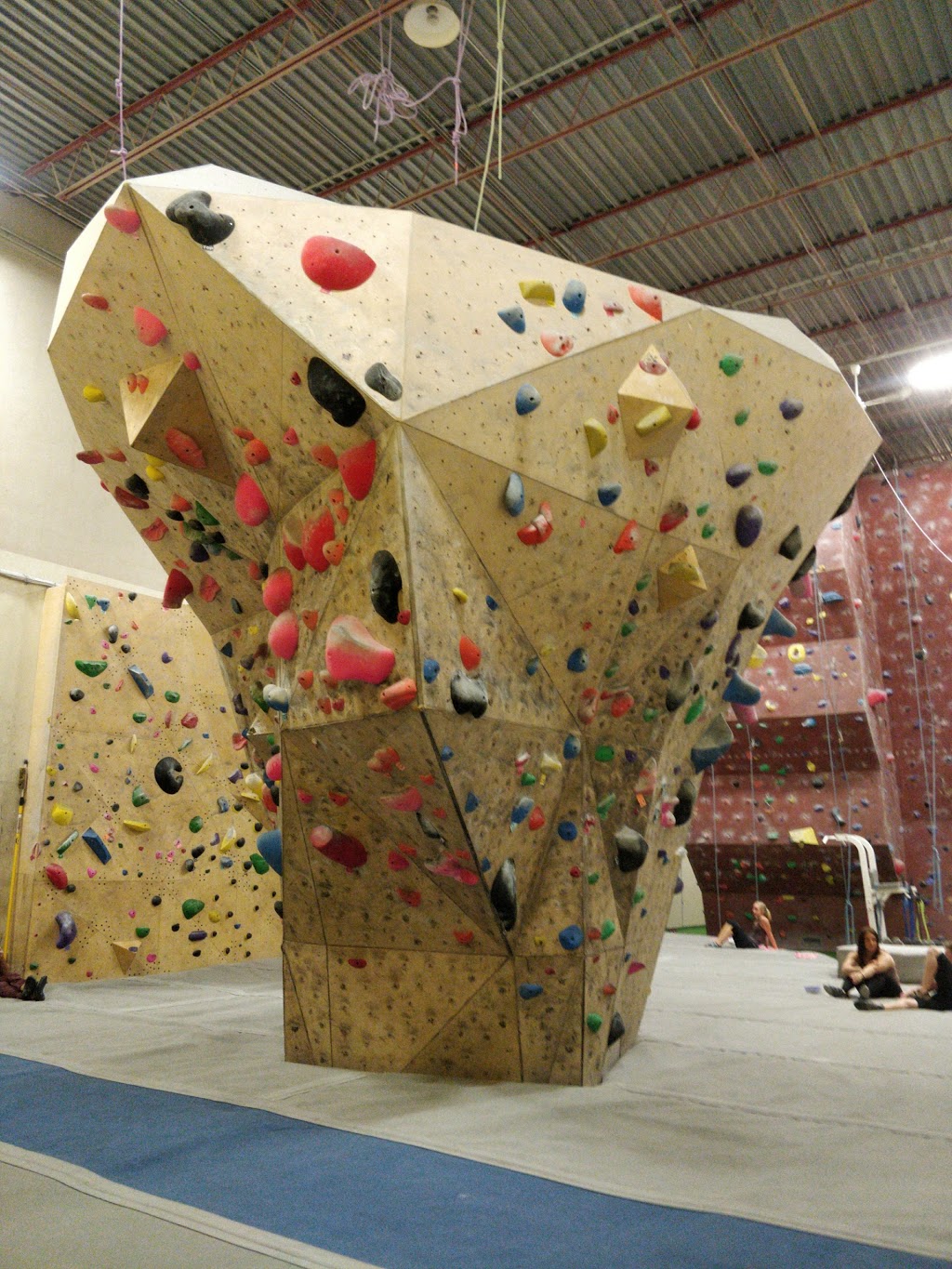 Calgary Climbing Centre Chinook | 7130 Fisher Rd SE, Calgary, AB T2H 0W3, Canada | Phone: (403) 252-6778