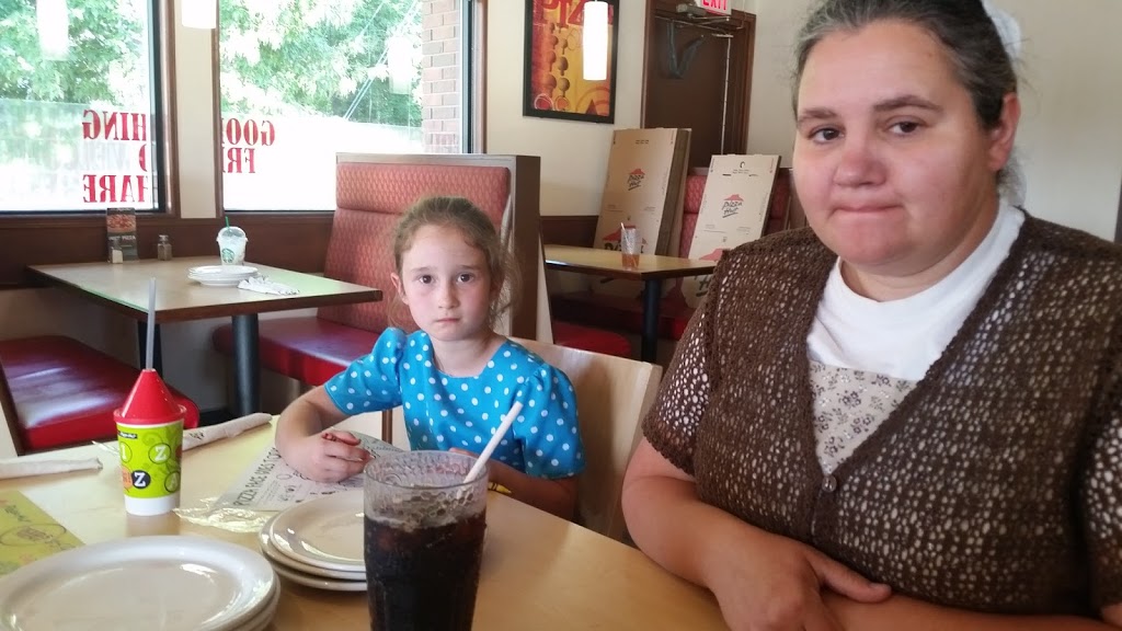 Pizza Hut | 58 Main St, Selkirk, MB R1A 1R1, Canada | Phone: (204) 785-2211