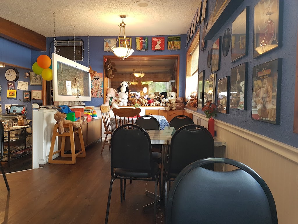 Bears Eatery | 324 Archibald St, Kimberley, BC V1A 1M9, Canada | Phone: (250) 427-3412