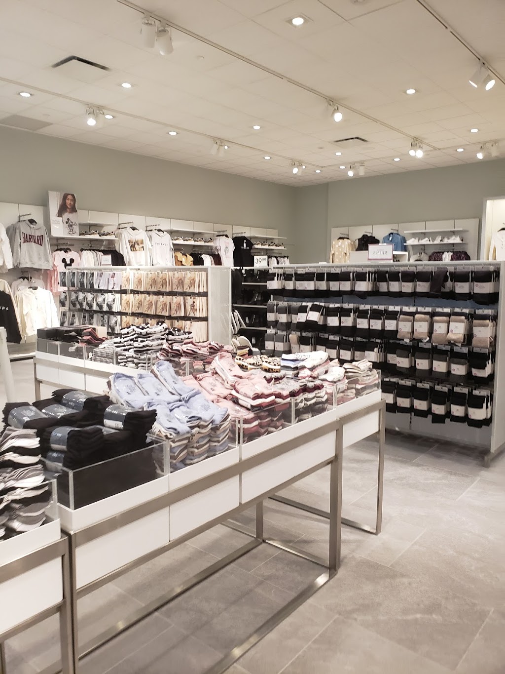 H&M | 901 64 Ave NE Unit #3150, Calgary, AB T2E 7P4, Canada | Phone: (855) 272-7007