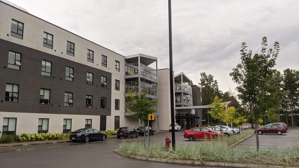 CHSLD Michèle-Bohec | 1350 Bd Michèle-Bohec, Blainville, QC J7C 5S4, Canada | Phone: (450) 970-3330