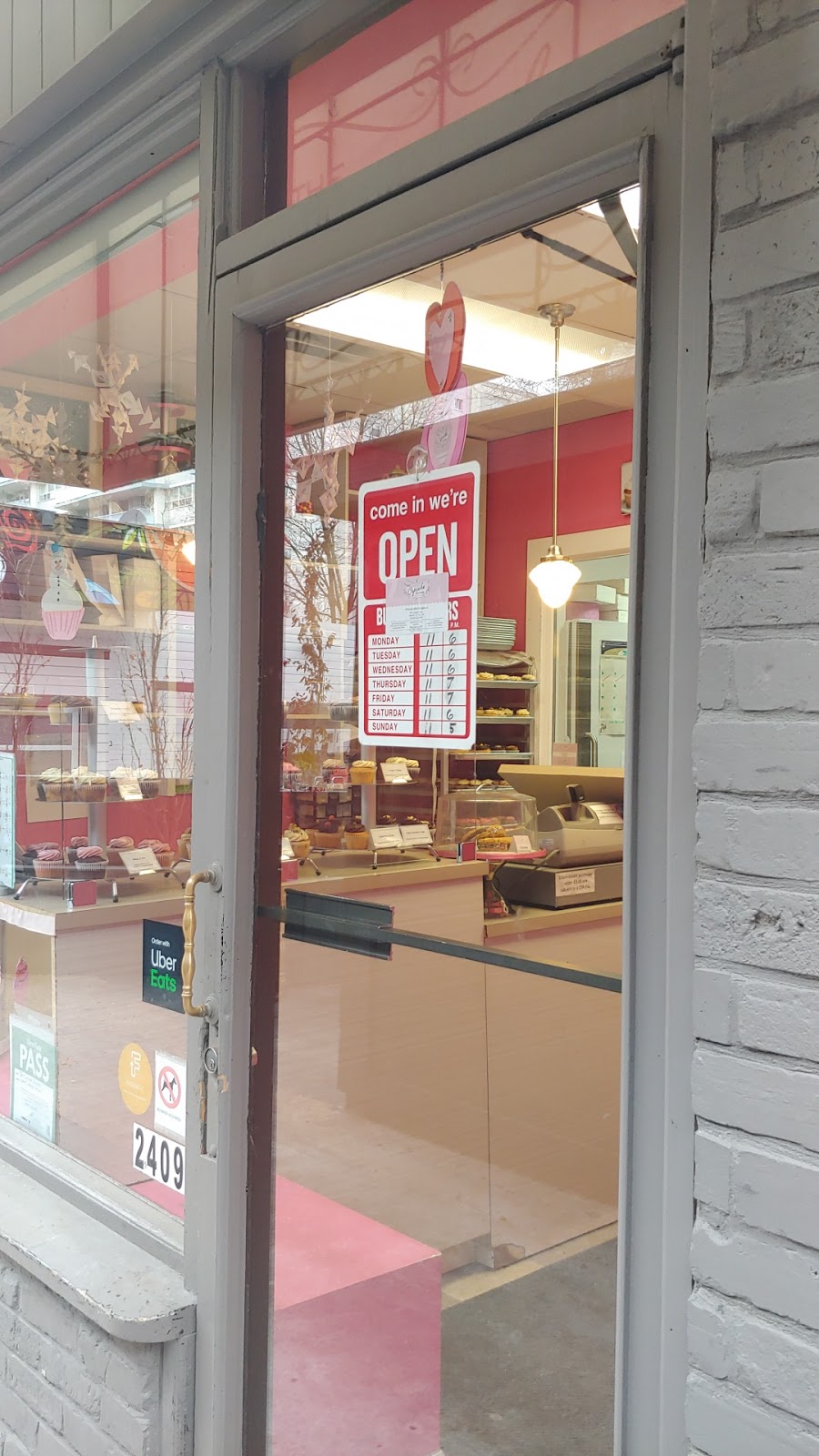 The Cupcake Shoppe | 2417 Yonge St, Toronto, ON M4P 2E7, Canada | Phone: (416) 322-6648