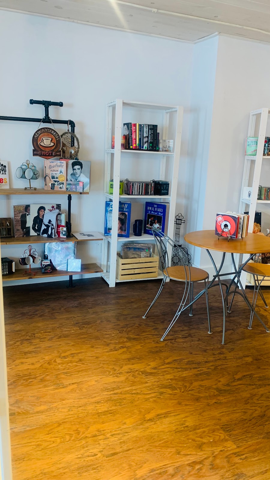 The Nook | 10 Front St E, Hastings, ON K0L 1Y0, Canada | Phone: (705) 696-3633