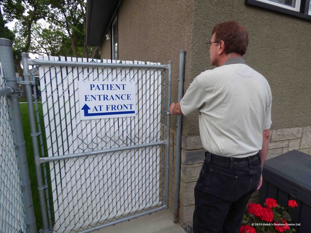 Holyks Denture Centre Ltd | 11647 71 St NW, Edmonton, AB T5B 1W3, Canada | Phone: (780) 477-3674
