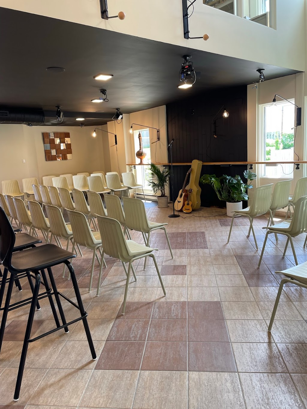 Espace La Caisse | 76 Rue Principale, Saint-Michel-de-Bellechasse, QC G0R 3S0, Canada | Phone: (418) 884-1836