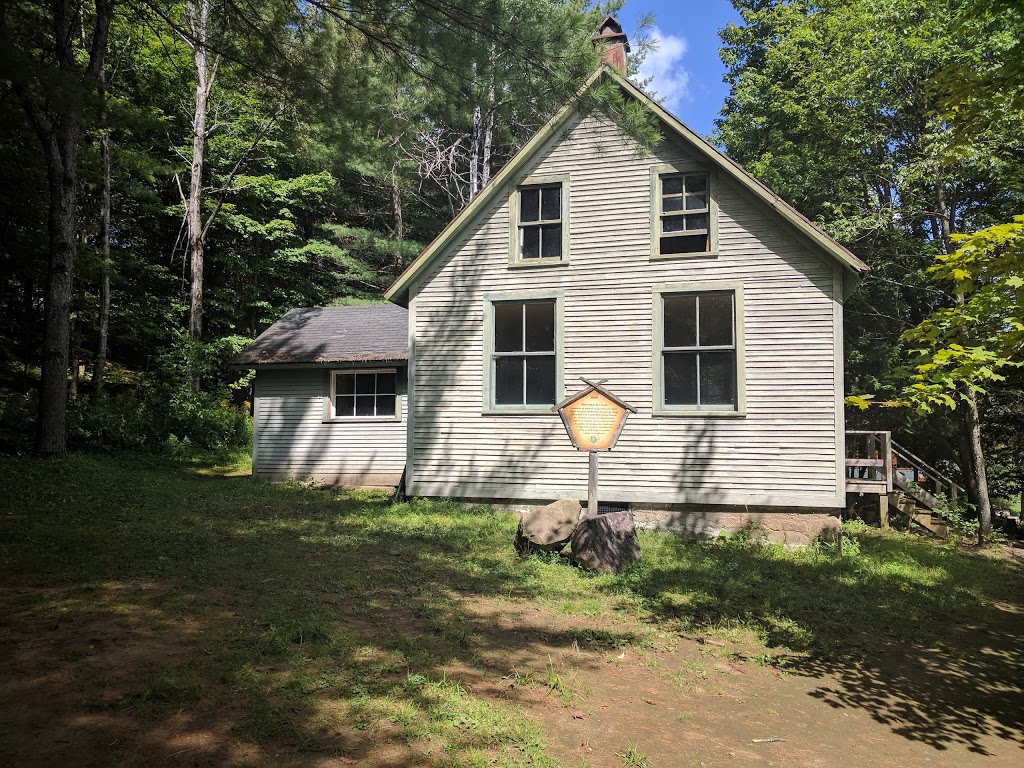 Camp des Débrouillards | 76 Chemin de Barkmere, Arundel, QC J0T 1A0, Canada | Phone: (877) 749-2267