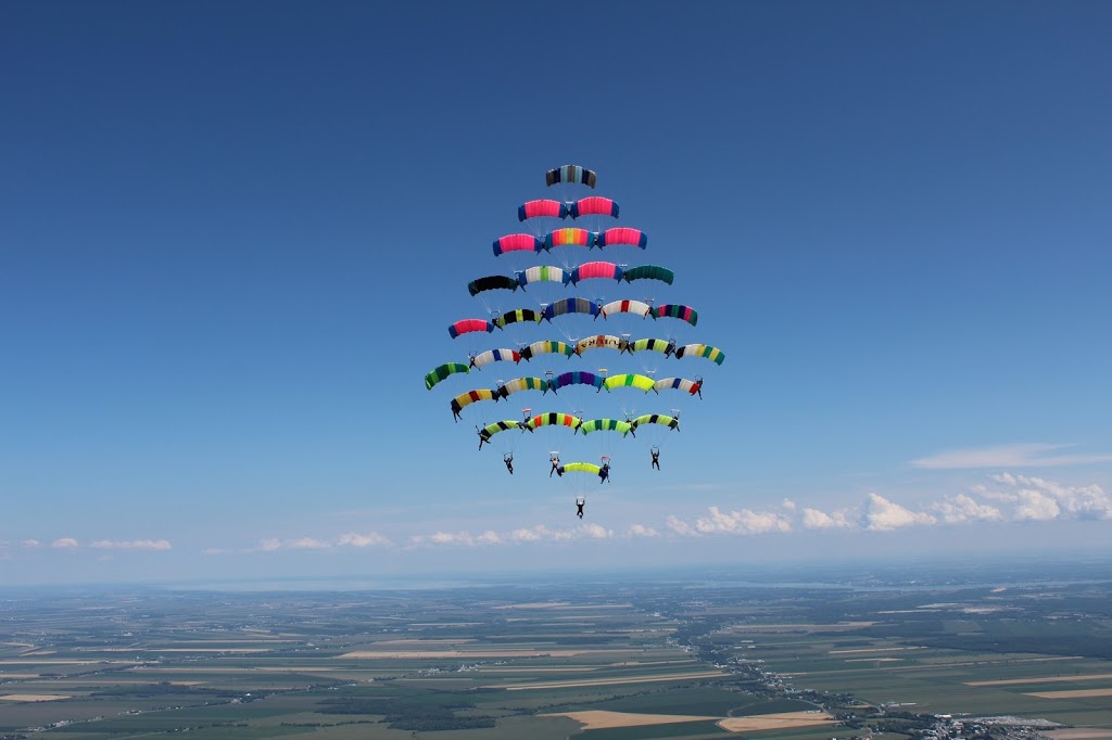 Parachute Voltige | 4680 Rue Principale, Lourdes-de-Joliette, QC J0K 1K0, Canada | Phone: (450) 752-0385