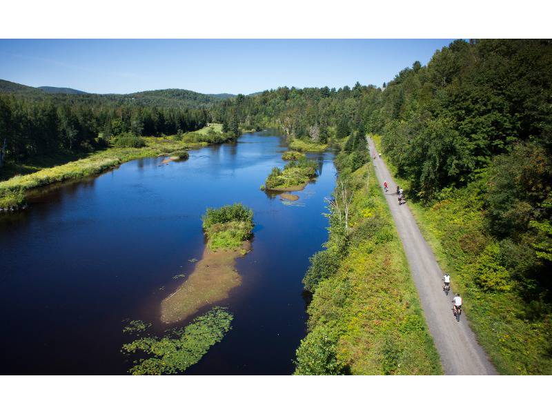 Ptit Train Du Nord - Sainte-Adèle (Mont-Rolland) | 995 Rue St Georges, Sainte-Adèle, QC J8B 1J9, Canada | Phone: (450) 745-0185