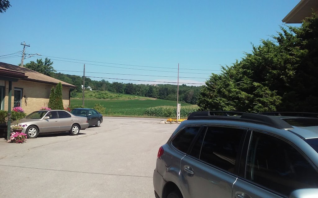 PresquIle Beach Motel | 243 Main St, Brighton, ON K0K 1H0, Canada | Phone: (877) 769-6153