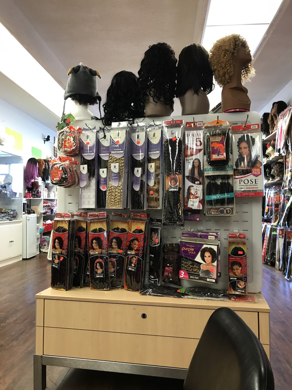 Pendula Hair | 57 Essa Rd, Barrie, ON L4N 3K5, Canada | Phone: (705) 252-7403