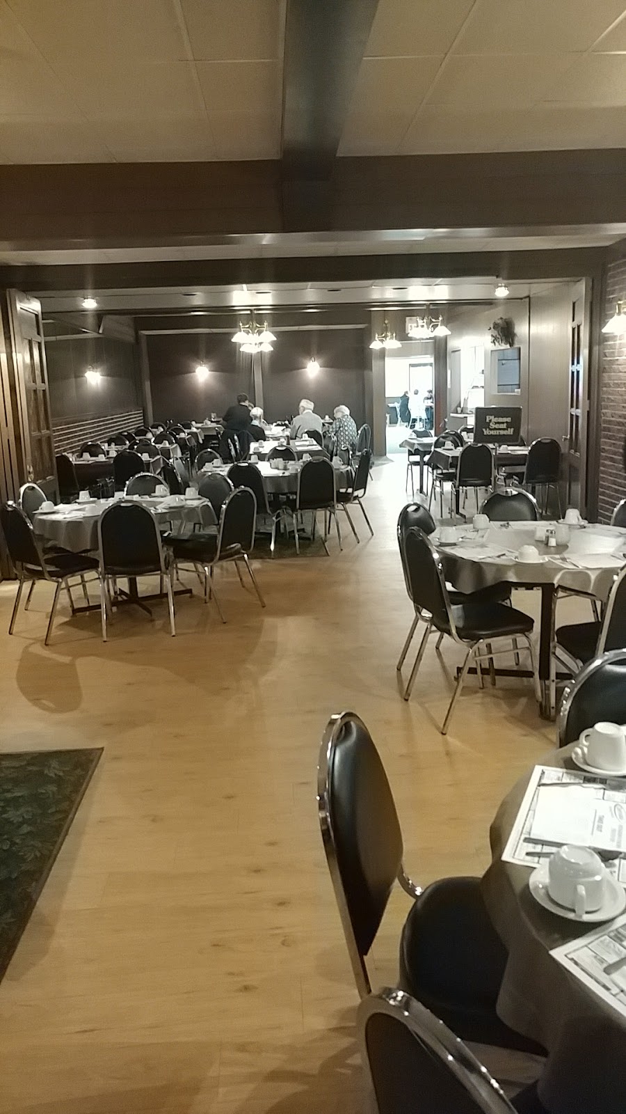 Gervais Restaurant & Tavern | 169 Front St, Sturgeon Falls, ON P2B 2H9, Canada | Phone: (705) 753-1520